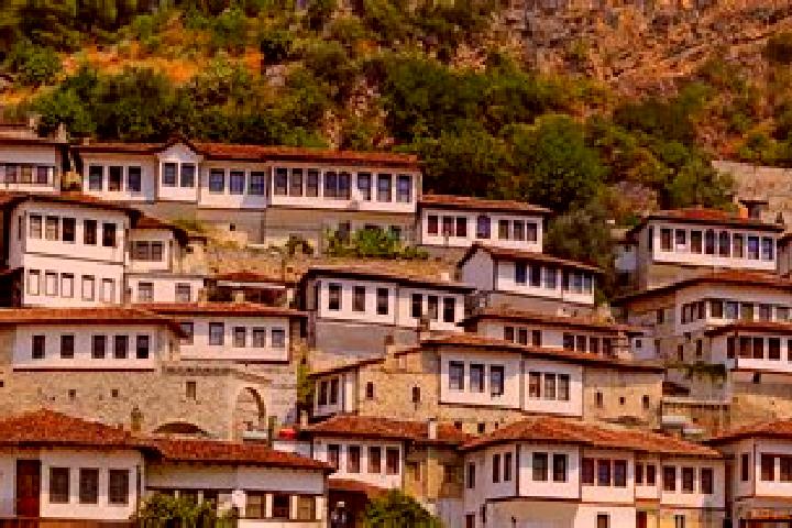 Lillian, 27 — Escort in Golaj, Albania