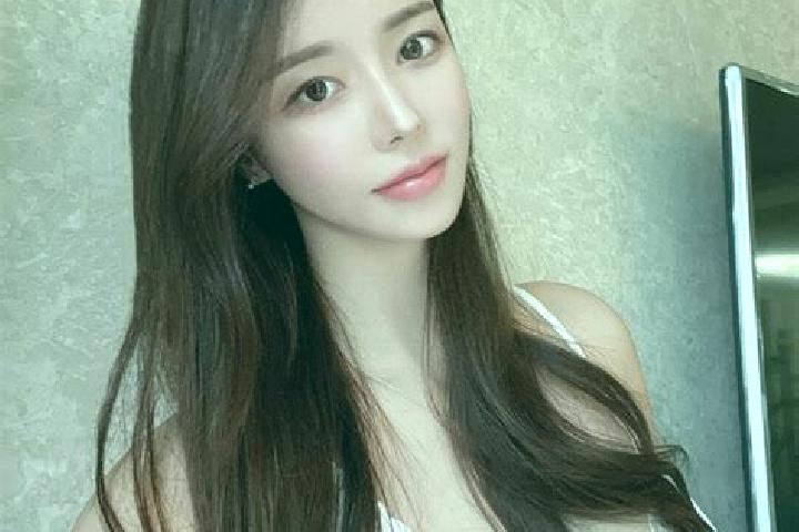 Lillian, 27 — Escort in Kobatake, Japan