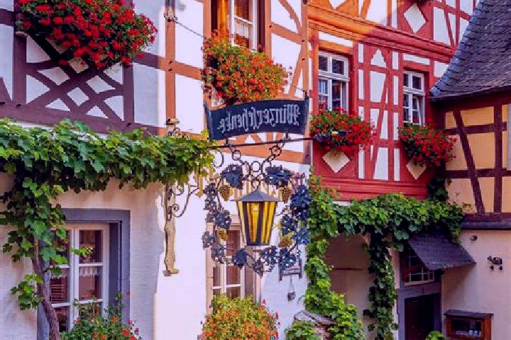 Lillian, 27 — Escort in Monchsdeggingen, Germany