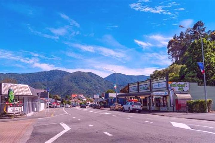 Lillian, 27 — Escort in Pine Hill, New Zealand
