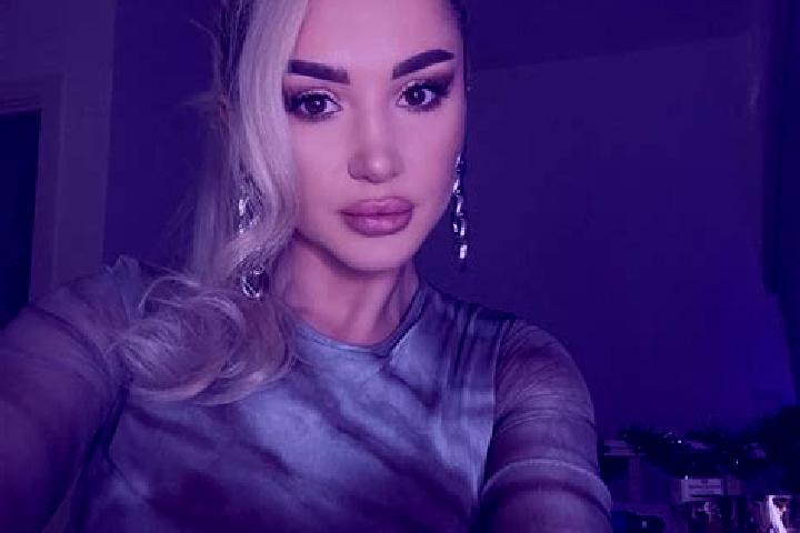 Lillian, 28, a blonde grey-eyed indian companion based in Canzo. Offering A-Level, Fetish, BDSM. Available for incall and outcall, day and evening dates.