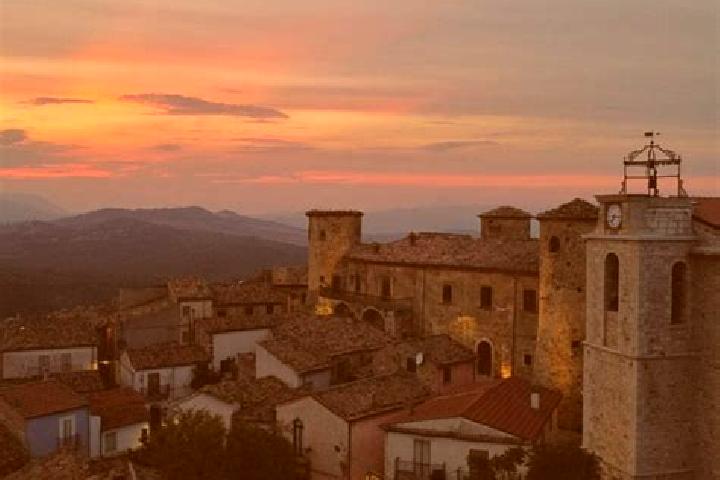 Lillian, 28 — Escort in Torella del Sannio, Italy