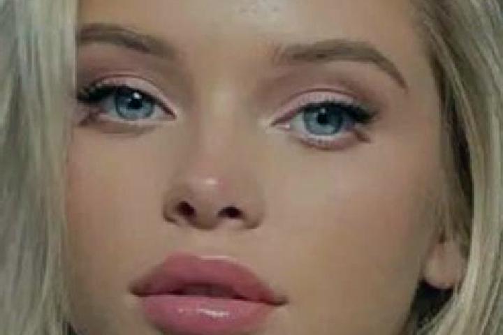 Lillian, 29, a blonde amber-eyed european companion based in Leuca. Offering CIM, Striptease, Erotic Massage. Available for incall and outcall, overnight boo...