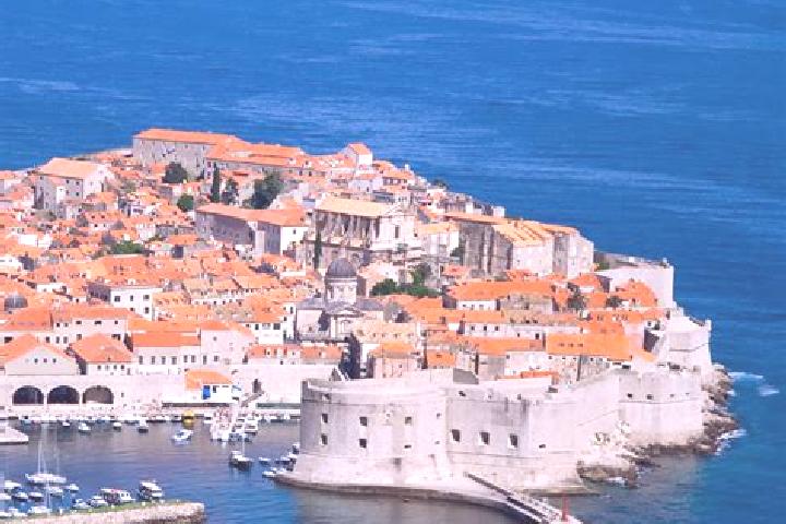 Lillian, 29 — Escort in Breznica, Croatia
