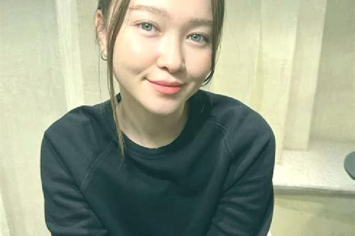 Lillian, 32, a chestnut blue-eyed asian companion based in Sainte-Suzanne-sur-Vire. Offering GFE, Roleplay, Couples, Fetish. Available for incall and outcall...