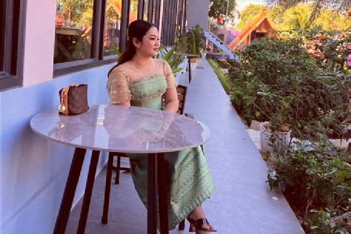 Lillian, 32 — Escort in Baray, Cambodia