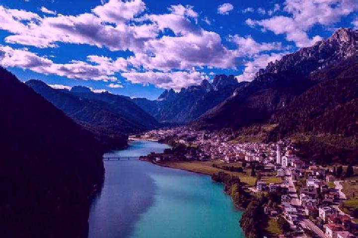 Lillian, 32 — Escort in Domegge di Cadore, Italy
