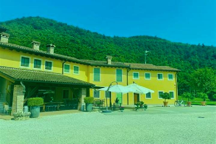 Lillian, 33 — Escort in Semproniano, Italy