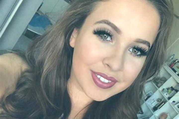 Lillian, 34, a blonde green-eyed european companion based in Santa Luzia do Parua. Offering Overnight, Dinner Date, Fetish, Party Girl, GFE. Available for in...
