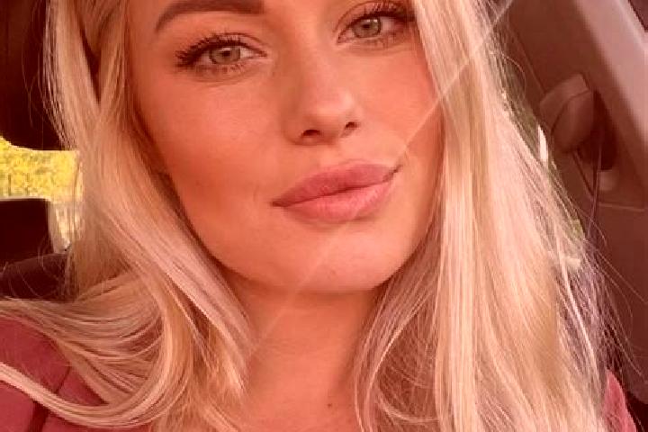 Lillian, 34, a blonde hazel-eyed asian companion based in Fujiang. Offering Striptease, Domination, GFE. Available for incall and outcall, day and evening da...