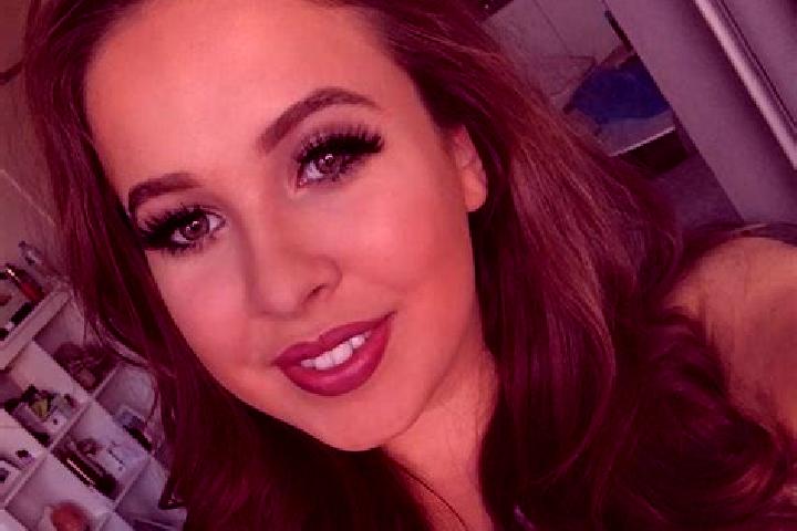 Lillian, 34, a dark blonde brown-eyed caucasian companion based in Cigacice. Offering Overnight, Tantra, Striptease. Available for incall and outcall, day an...