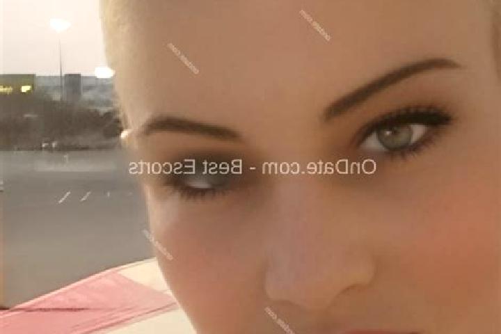 Lillian, 34 — Escort in Caciulatesti, Romania