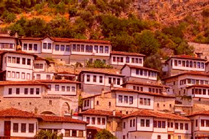 Lillian, 34 — Escort in Topojan, Albania