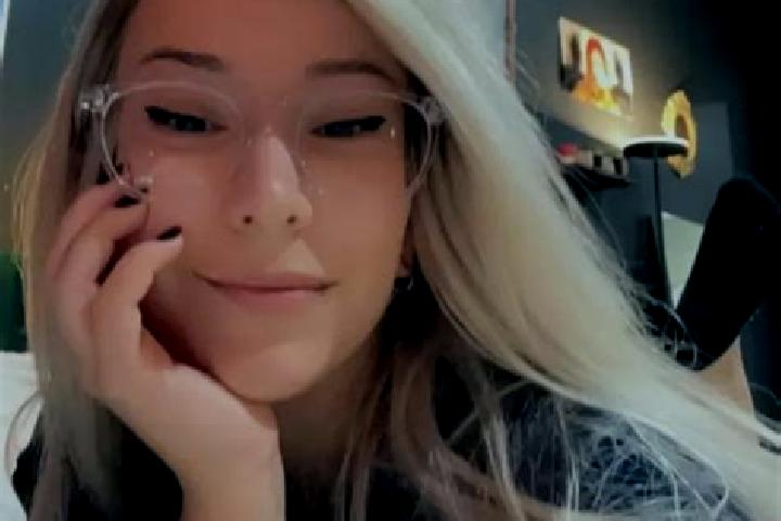 Lillian, 35, a blonde grey-eyed asian companion based in Nattenheim. Offering Deep French Kissing, Fetish, CIM. Available for incall and outcall, day and eve...