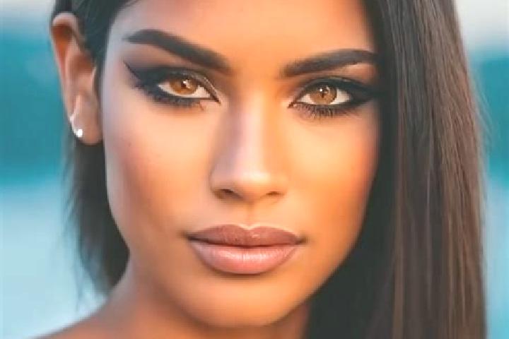 Lillian, 35, a red dark-eyed latina companion based in Mullanpur. Offering GFE, Striptease. Available for incall and outcall, day and evening dates.