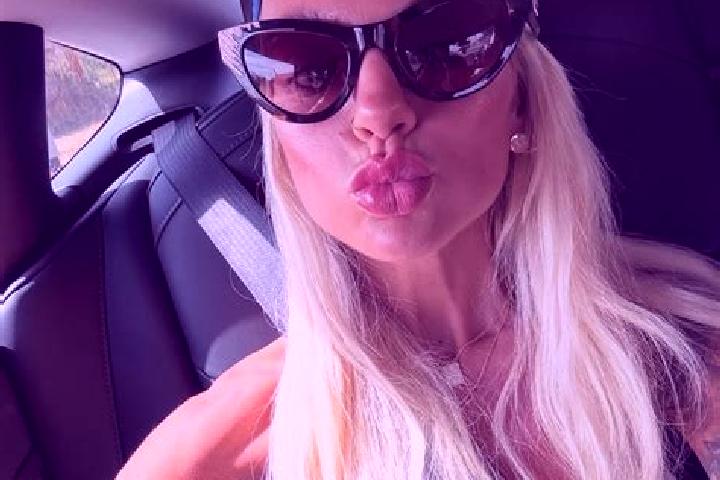 Lillian, 35 — Escort in Fanny Bay, Canada