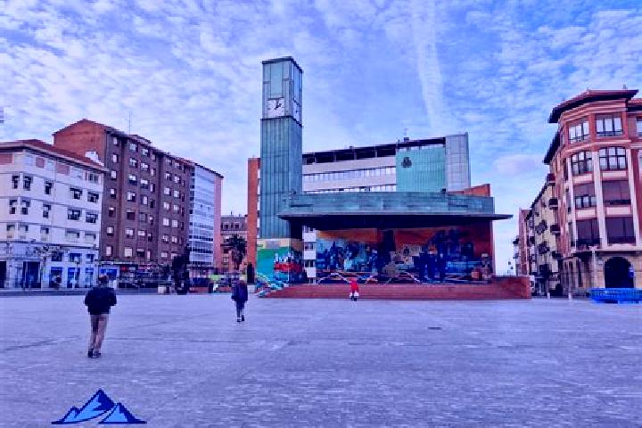 Lillian, 35 — Escort in Herriko Plaza, Spain