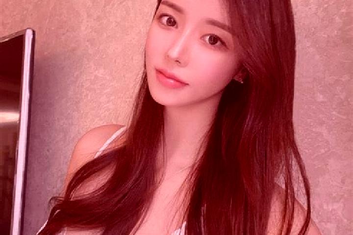 Lillian, 35 — Escort in Mori, China