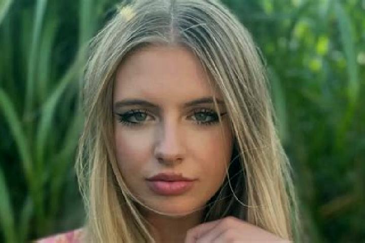 Lillian, 35 — Escort in Zichen-Zussen-Bolder, Belgium