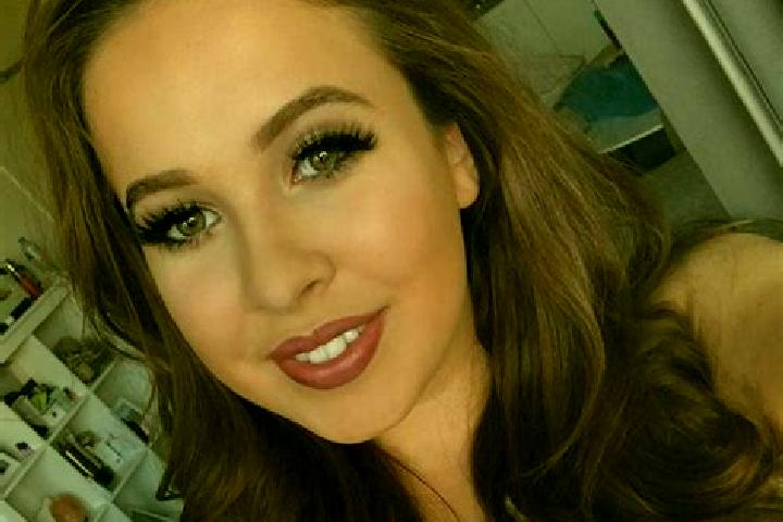 Lillian, 36, a red blue-eyed mediterranean companion based in Sinajana Village. Offering CIM, Couples. Available for incall and outcall, day and evening dates.