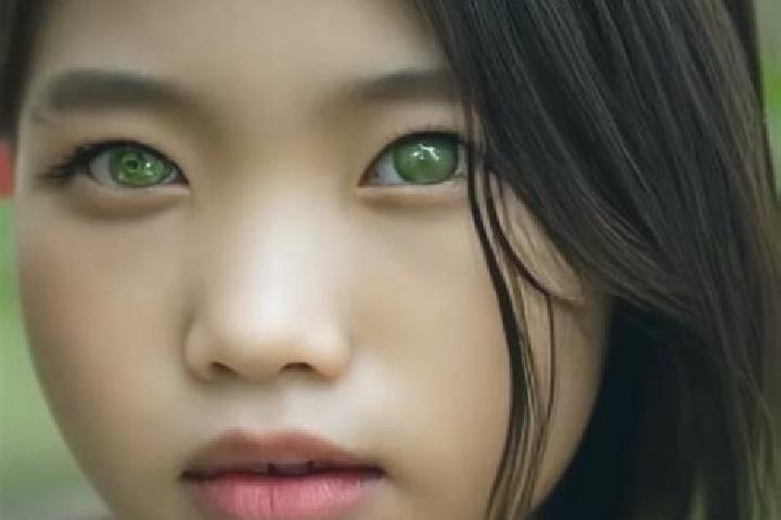 Lillian, 37, a brunette green-eyed asian companion based in Taipingxu. Offering Tantra, BDSM, Domination, Duos, Fetish. Available for incall and outcall, day...