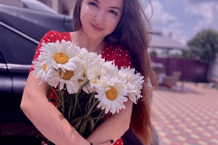 Lillian, 37 — Escort in Romaniv, Ukraine