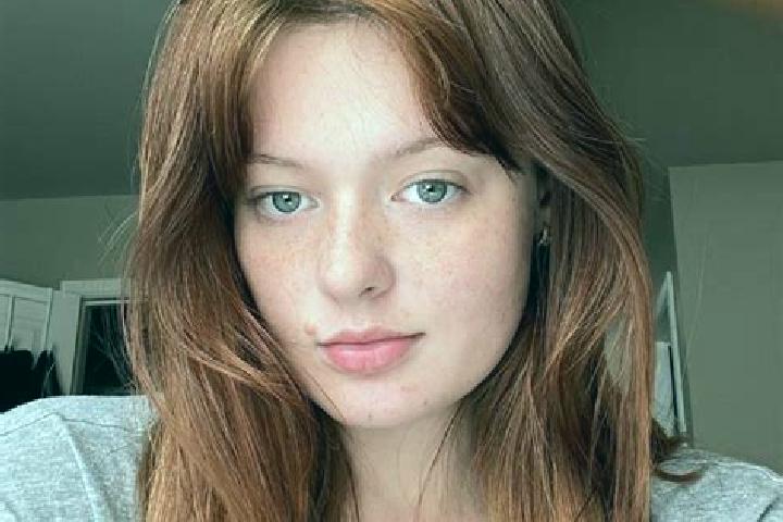 Lillian, 38, a red grey-eyed caucasian companion based in Piornal. Offering Striptease, A-Level, Erotic Massage. Available for incall and outcall, day and ev...
