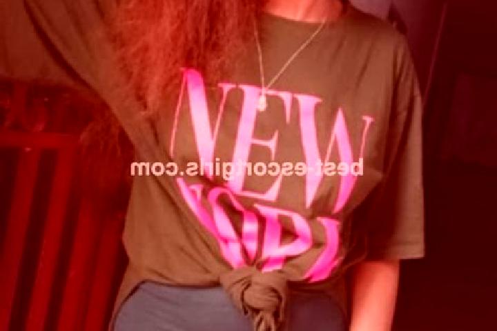 Lillian, 39 — Escort in Ziroudani, Comoros