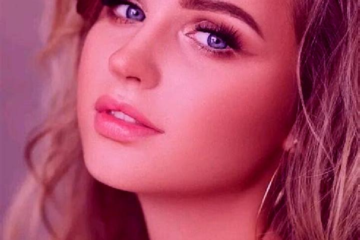 Lily, 20, a dark blonde blue-eyed ebony companion based in Ketsch. Offering Dinner Date, A-Level, GFE. Available for incall and outcall, day and evening dates.