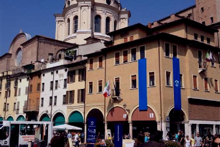 Lily, 20 — Escort in Moglia, Italy