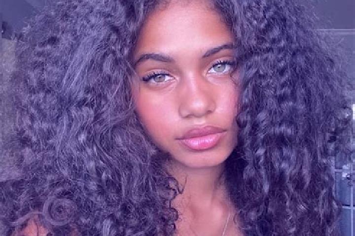 Lily, 21, a auburn blue-eyed ebony companion based in Ciduren. Offering Domination, Girlfriend Experience, GFE, Travel Companion. Available for incall and ou...