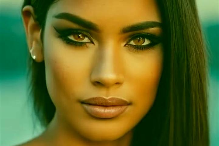 Lily, 21, a black brown-eyed latina companion based in Peaslake. Offering 69, Massage, Couples. Available for incall and outcall, day and evening dates.