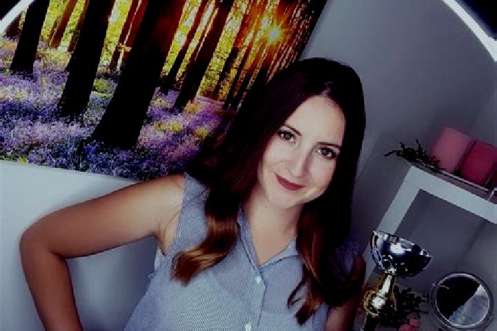 Lily, 21 — Escort in Aurach am Hongar, Austria
