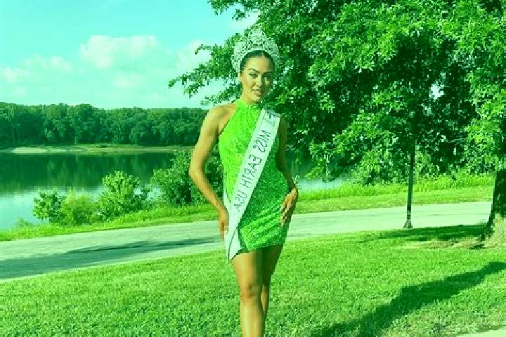 Lily, 21 — Escort in Mullins, United States