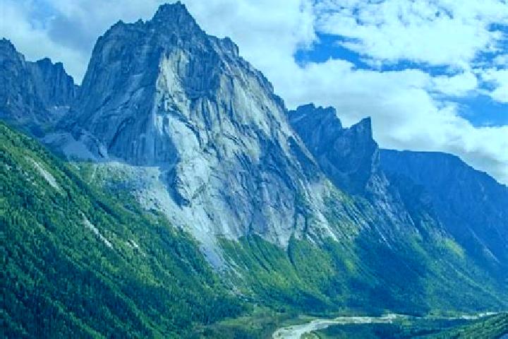 Lily, 21 — Escort in Nahanni Butte, Canada