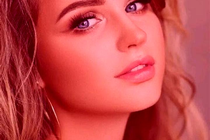 Lily, 22, a dark blonde blue-eyed caucasian companion based in Poroina Mare. Offering Striptease, Travel Companion, 69, Couples. Available for incall and out...