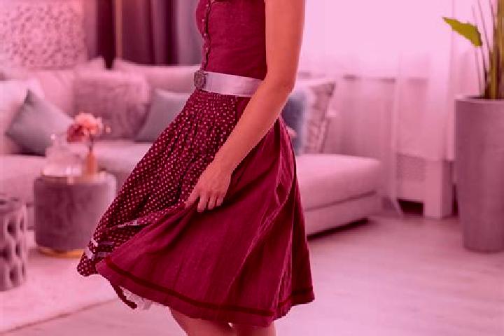Lily, 22 — Escort in Coutures, France