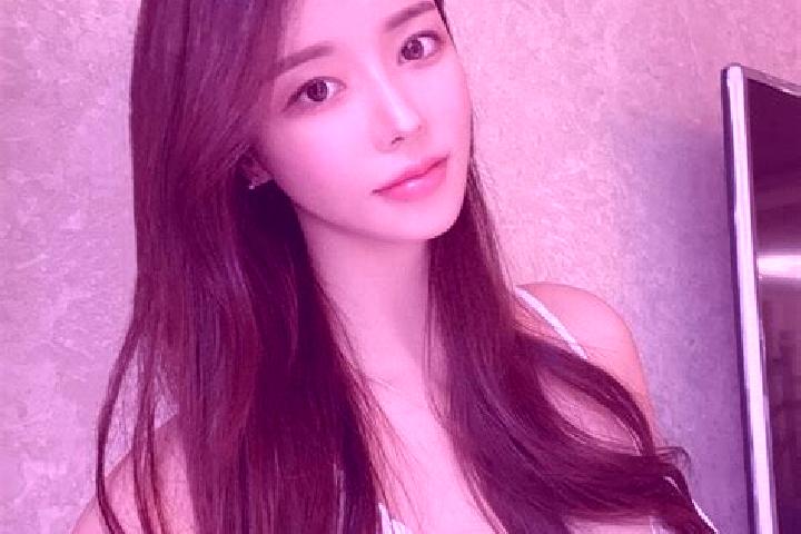 Lily, 22 — Escort in Sukacai, Indonesia
