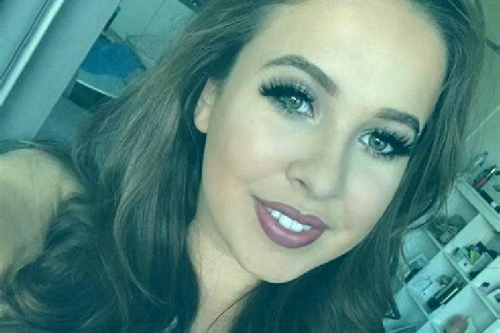 Lily, 23, a auburn amber-eyed european companion based in Kyle Bay. Offering Couples, Dinner Date, 69, Striptease. Available for incall and outcall, overnigh...