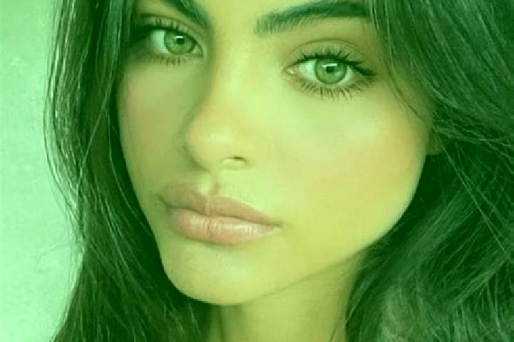 Lily, 23, a auburn dark-eyed indian companion based in Retorbido. Offering Erotic Massage, 69, Prostate Massage, Tantra. Available for incall and outcall, ov...