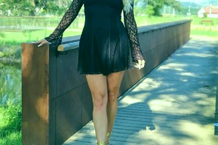 Lily, 23 — Escort in Halmagel, Romania
