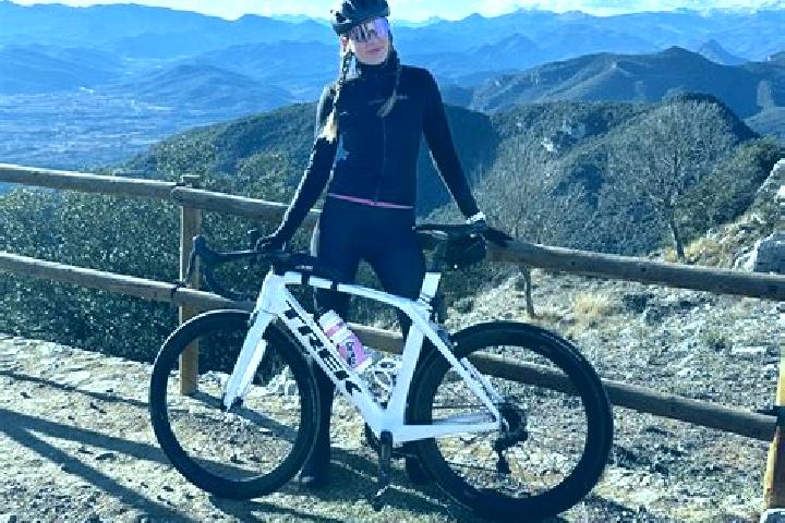 Lily, 23 — Escort in Mont-ral, Spain
