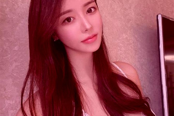 Lily, 24 — Escort in Dayangqi, China