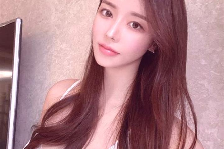 Lily, 24 — Escort in Guendes, Turkey