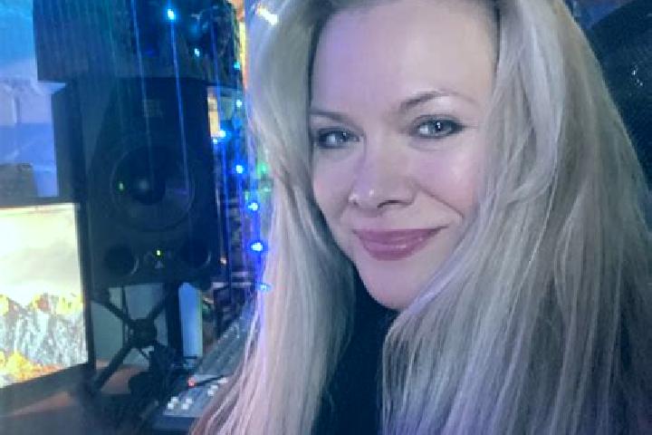 Lily, 24 — Escort in Torraca, Italy