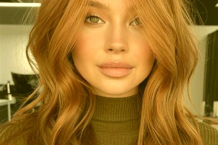 Lily, 25, a auburn grey-eyed latina companion based in Colle Santa Lucia. Offering Tantra, Girlfriend Experience, Roleplay, BDSM. Available for incall and ou...