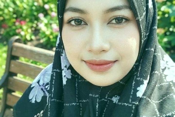 Lily, 25 — Escort in Morbatoh, Indonesia