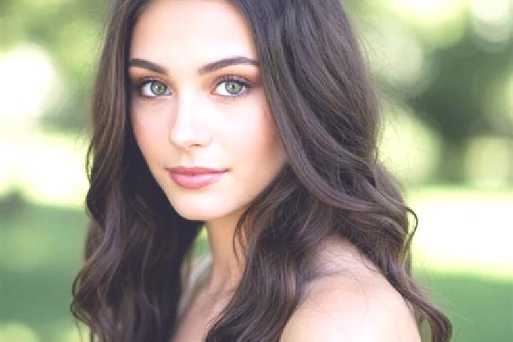 Lily, 26, a black hazel-eyed mediterranean companion based in Ozarow. Offering A-Level, Fetish, Travel Companion. Available for incall and outcall, day and e...