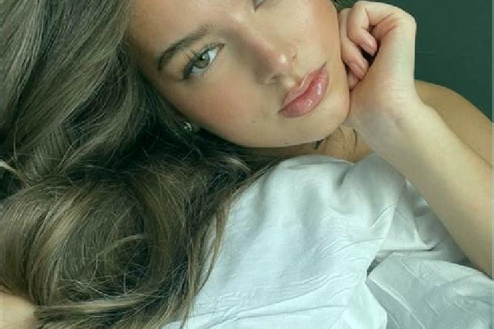 Lily, 26, a chestnut amber-eyed latina companion based in Suojin. Offering Erotic Massage, GFE, Prostate Massage, Deep French Kissing, Couples. Available for...