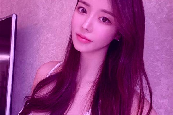 Lily, 26 — Escort in Caijiang, China